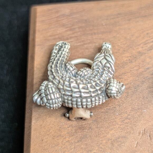 RARE! Signed Barry Kieselstein-Cord Sterling Alligator Omega Clip On Earrings - Picture 5 of 16